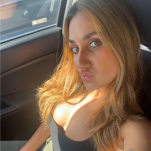 Meet your Posher, Keya